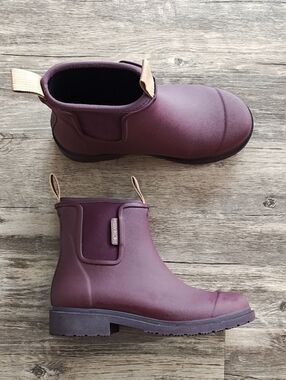 Merry People Bobbi Boot. Dark Cherry Color. Size 38